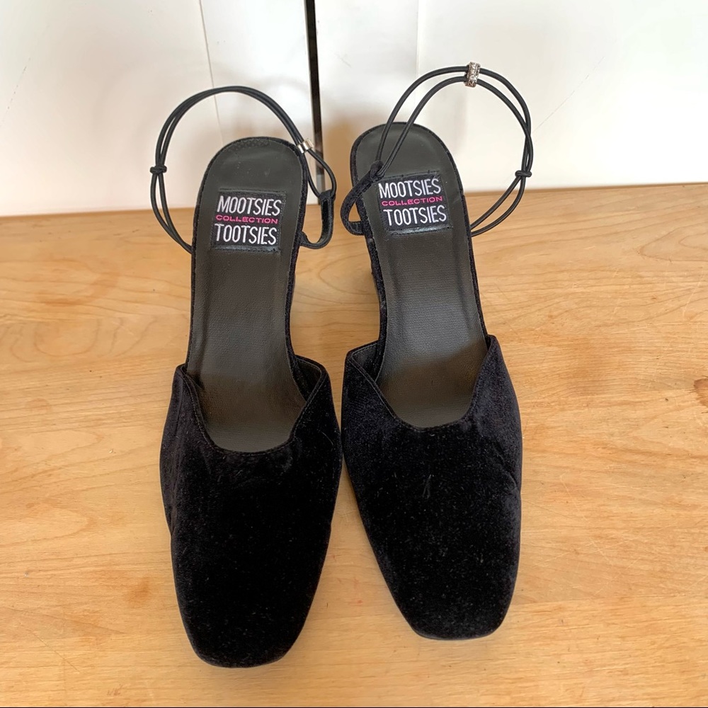 Vintage Mootsies Tootsies Collection Y2K/2000 black velvet slingback